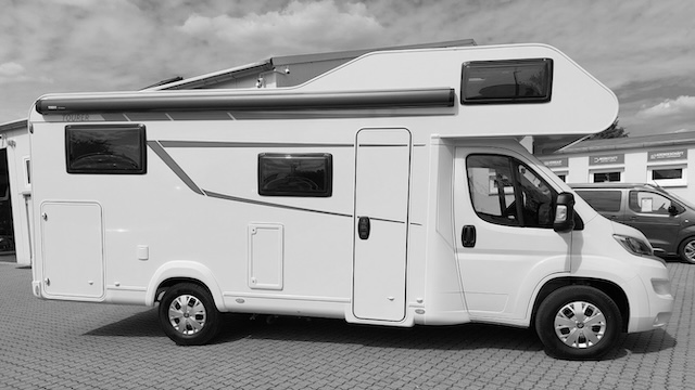 neuseenland-caravaning-zwenkau-beispielbild-mietfahrzeug-kategorie-reisemobil-family-alkoven