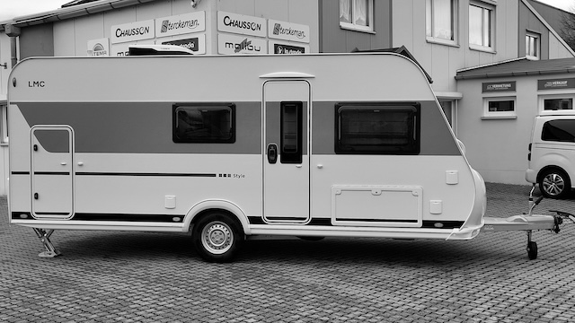 neuseenland-caravaning-zwenkau-beispielbild-mietfahrzeug-kategorie-wohnwagen-family